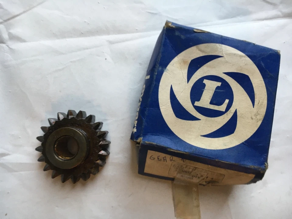 Triumph TR7 и TR8 NOS British Leyland Обратный Холостой ход с Втулкой UKC1644 - Изображение 1 из 1