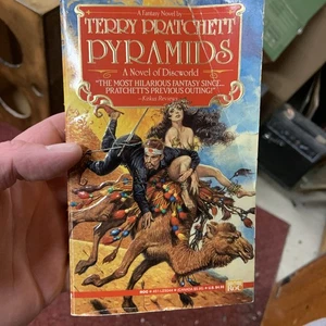 Terry Pratchett - Pyramids - Roc First Printing 1989 - Bild 1 von 6