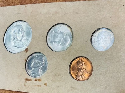 1954-S Juego de plata de 5 BU conjunto parcial como nuevo soporte Wayte Raymond. Foto 1 de 4