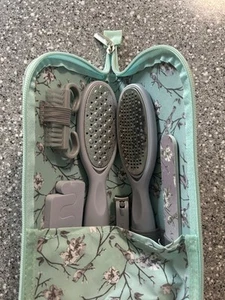 Laura Ashley Nail / Pedicure Kit Blue Bird & Floral Design New - Picture 1 of 4