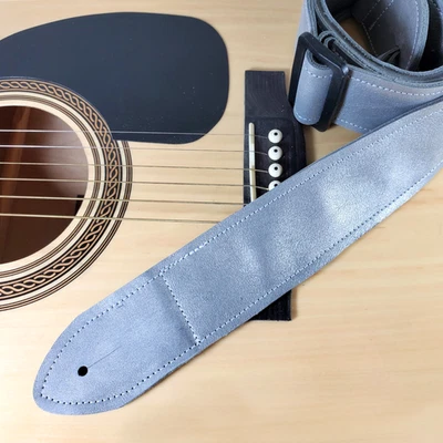 Correa de guitarra de cuero premium plateado oscuro - Correa de guitarra de cuero plateado metálico Foto 1 de 4