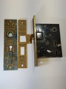 ANTIQUE AESTHIC BRONZE DOOR LOCK, LATCH AND BACKPLATE - Picture 1 of 8