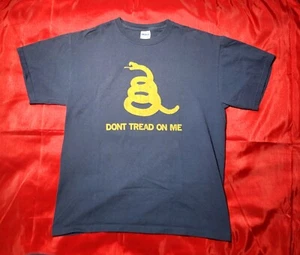 GILDAN Herren T-Shirt Don't Tread on Me Navy Grafik 100% Baumwolle Gr. L - NEU - Bild 1 von 7