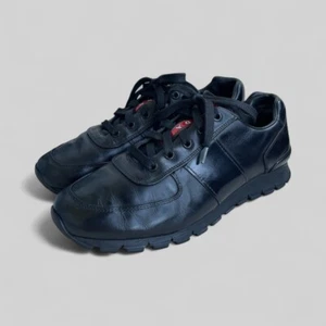 Prada Herren Schwarz Leder Turnschuhe Sneaker - Größe UK 8 / US 9 / EU 42 - Bild 1 von 16
