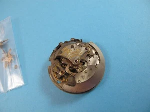 LECOULTRE MEMOVOX CALIBER P815 AUTOMATIC VXN WATCH MOVEMENT 1957 - Picture 1 of 12