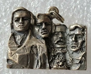 MT. RUSHMORE - STERLINGSILBER CHARM - Bild 1 von 9