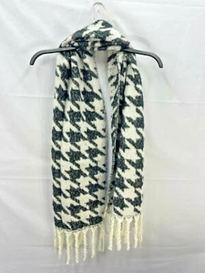 Bufanda Houndstooth de gran tamaño de DKNY, OS, $58 - Imagen 1 de 6