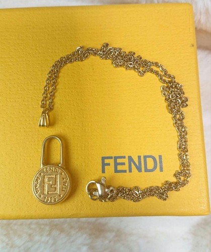 Collana e catenina Fendi modello Zucca FF oro con ciondolo opzione argento usata