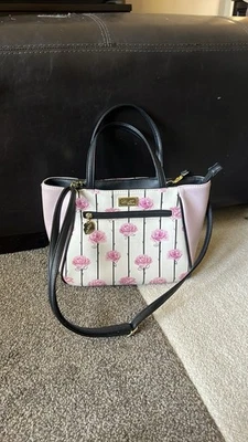 Cartera Luv Betsey by Betsey Johnson Floral a Rayas con Correa para el Hombro Extraíble Foto 1 de 4