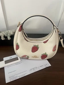 NWT 🍓Coach Carmen Mini Crossbody Bag With Strawberry Print CAL01 *SHIPS NOW* - Picture 1 of 3