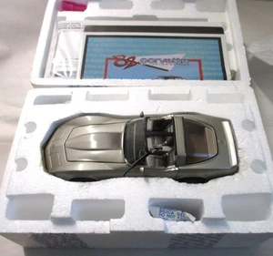 FRANKLIN MINT 1982 CORVETTE COLLECTOR'S EDITION T-TOP CAR 1:24 SCALE MINTY - Picture 1 of 9