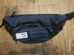 Oakley Enduro Belt Bag for Mens Travel Camping Activewear - Picture 1 of 5