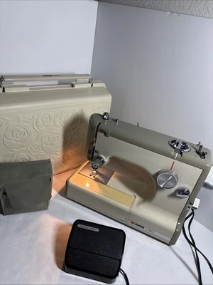 VTG Sears Kenmore Portable Sewing Machine Model 158-10400 Rose Case Accessories. - Image 1 of 4