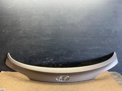 2011 a 2015 Hyundai Tucson tampa elevatória porta traseira acabamento porta-malas moldura R7972 DG - Imagem 1 de 4