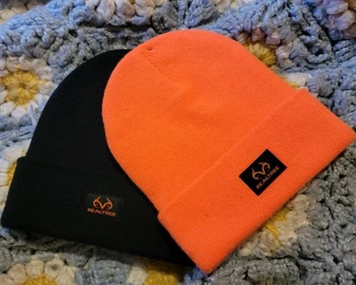 2x Realtree OSFA Cuffed Knit Beanies - Image 1 of 2