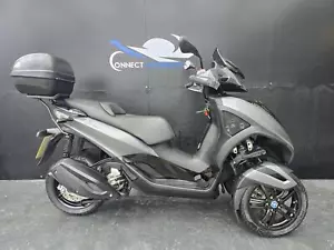PIAGGIO MP3 300 SPORT 2 OWNER LOW MILEAGE HPI CLEAR - Picture 1 of 20