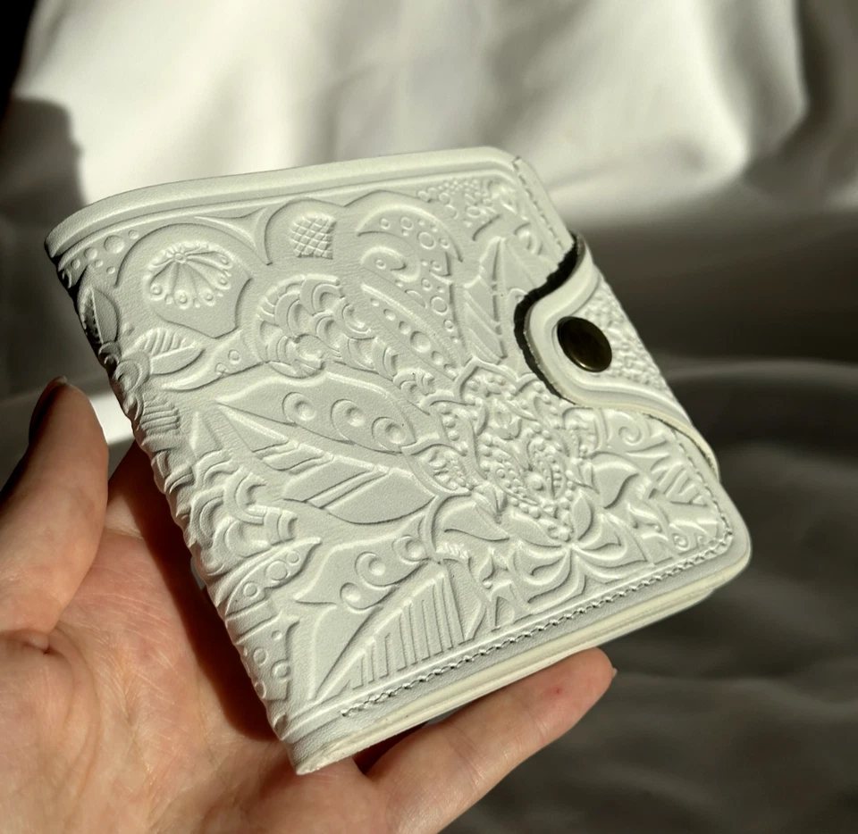 Cartera para mujer de cuero genuino hecha a mano - blanca - calidad premium Foto 1 de 4