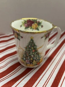 ROYAL ALBERT CHRISTMAS MAGIC MUG CUP WITH CHRISTMAS TREE - Picture 1 of 9