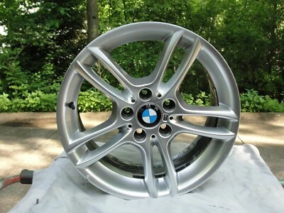 2006-2011 BMW M5 M6 E60 E63 OEM 8 1/2" J x 18" Aluminum Wheel 7891051 - Image 1 of 4