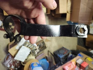 1935 Chevrolet Tail Pipe Hanger With Grommet Original - Bild 1 von 1