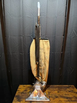 Редкий вертикальный электрический пылесос Apex — две синие ленты, клуб коллекционеров пылесосов - Изображение 1 из 4