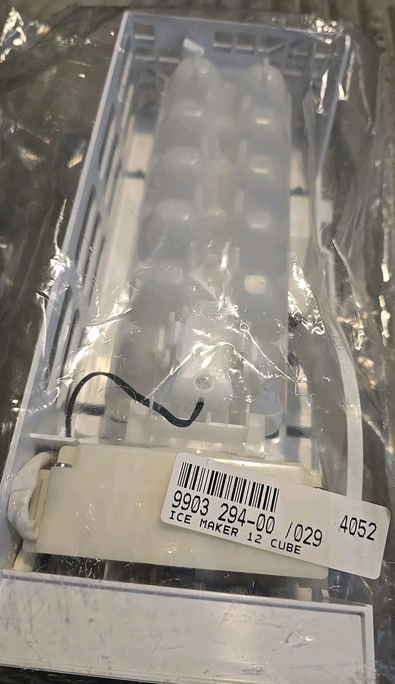 BRAND NEW OEM LIEBHERR 990329400 ICE MAKER - image 1 of 1