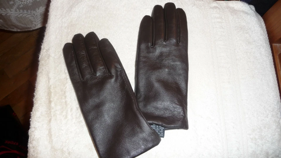 NWT WOMEN GENUINE LEATHER GLOVES SZ M BROWN LINING WOOL/ACRYLIC - Image 1 of 1
