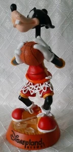 Nice Disney Disneyland Resort Basketball Goofy Bobblehead 9" - Picture 1 of 5