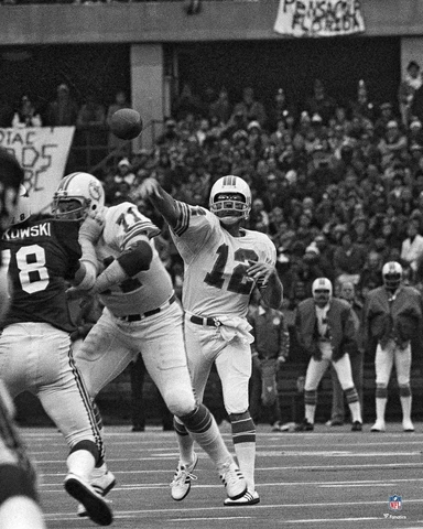 Bob Griese Miami Dolphins Unsigned Throwing Photograph Cover