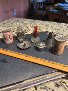 7 VINTAGE SMALL METAL LAMP LOT 2 candle holders, 1 lamp, 2 tiny cans, 1 teapot + - Picture 1 of 2
