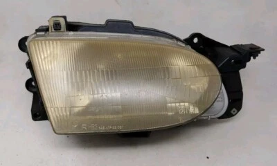 Conjunto de faros del lado derecho del pasajero Ford Aspire 1997 con soporte Foto 1 de 4