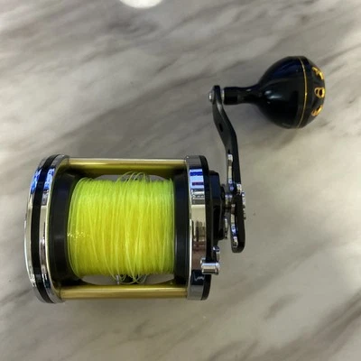 Penn SUPER JIGMASTER 505HS TIBURÓN con mango eléctrico Gomexus Foto 1 de 4