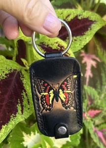 Llavero soporte encendedor de cuero hecho a mano mariposa nuevo - Imagen 1 de 8