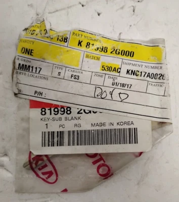 KIA OPTIMA 2005-2010 LLAVE MAESTRA SIN CORTAR - Sub en blanco OEM 819982G000 Foto 1 de 2