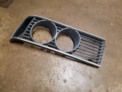 BMW 635CSi 1985 (E24) parrilla de faros laterales derechos Foto 1 de 4