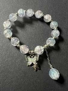Schmetterling Anhänger graues Armband Mondlicht Steine dehnbares Armband Geschenk - Bild 1 von 1