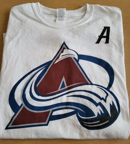 GUC! Nathan MacKinnon Colorado Avalanche 29 T Shirt Size Med Cover