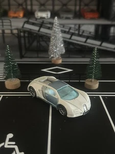 HOT WHEELS BUGATTI VEYRON WHITE 2007 - LOOSE - Picture 1 of 8