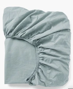 Coyuchi Organic Cotton Crinkled Percale Fitted Sheet King Chambray Surf - Picture 1 of 5