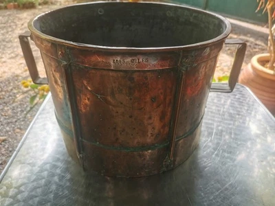 Ancien Ferrat, Mesure À Grains En Cuivre. - Photo 1/4