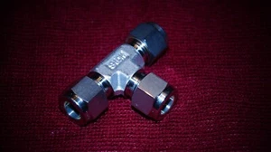 Camiseta S-Lok Tube Union 3/8 in. x 3/8 in. x 3/8 in. Tubo OD (ST-6-S6) - Imagen 1 de 2