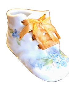 vintage porcelain baby shoe with fabric lace - Picture 1 of 4