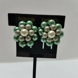 Orecchini Verde Smeraldo Vintage Simulato Perle Grappolo Tono Argento Clip - Foto 1 di 4