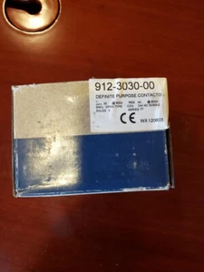 Emerson Copeland 912-3030-00, Definite Purpose Contactor, 30Amp@600V, 3 Pole - Picture 1 of 4