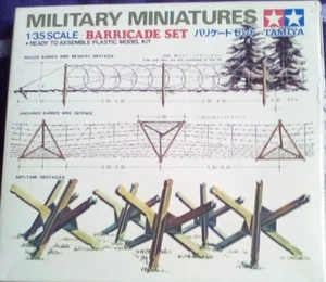 1 X S/H MILITARY MINIATURES BARRICADE SET PLASTIC MODEL SET - Picture 1 of 6