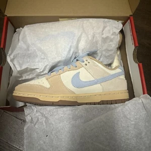 NEU Nike Dunk Low "Sanddrift Light Armory Blue" Herrengröße 5 (Damen 6,5) - Bild 1 von 10