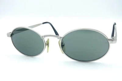 Óculos de sol Vuarnet Pouilloux 015 vintage anos 90 prata oval parafuso tema industrial - Imagem 1 de 4