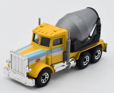 Matchbox Superfast #19 Peterbilt Cement Truck Pace giallo. Made in Macao - Immagine 1 di 4