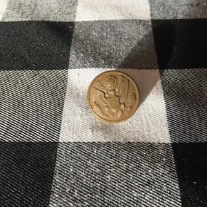 U.S. Army WWII-Vintage Great Seal Eagle Brown Plastic 1-1/8" Uniform Button D4 - Picture 1 of 3