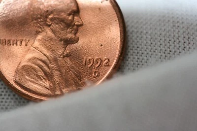 1992 D Lincoln Memorial Penny - Doubled Die Obverse DDO BU - Image 1 of 4